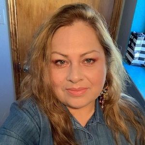 Meet your Posher, Nidia glorisel